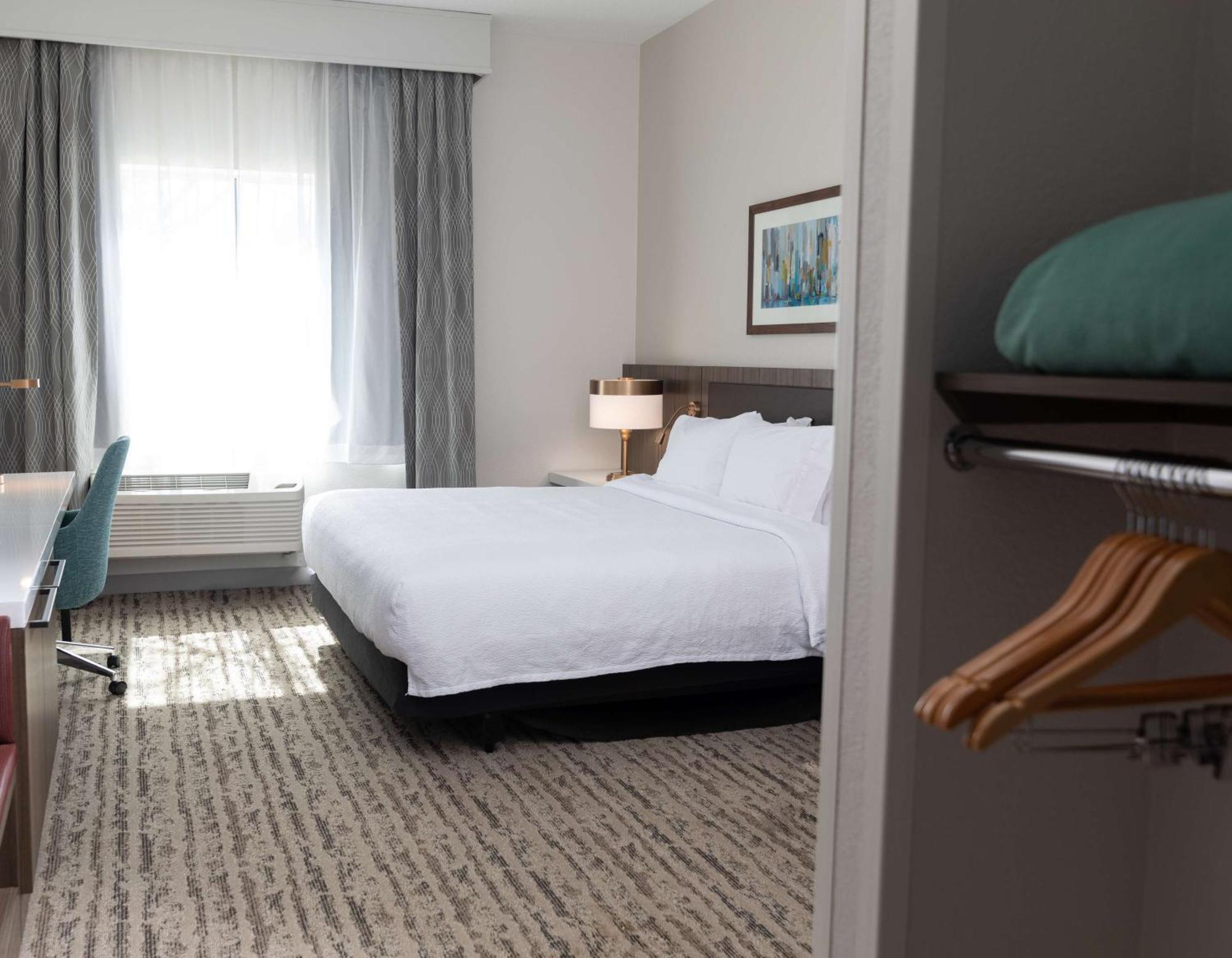 Hilton Garden Inn Des Moines Airport Экстерьер фото